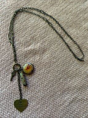 Elle est amoureuse “She is in love” French Necklace